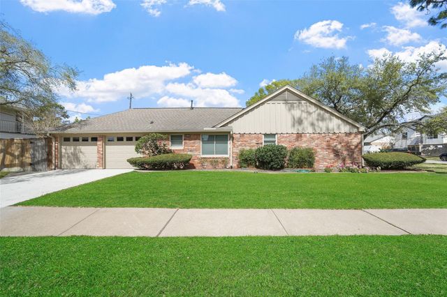 5058 Yarwell Drive, Houston, TX 77096