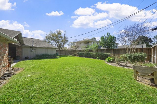 5058 Yarwell Drive, Houston, TX 77096