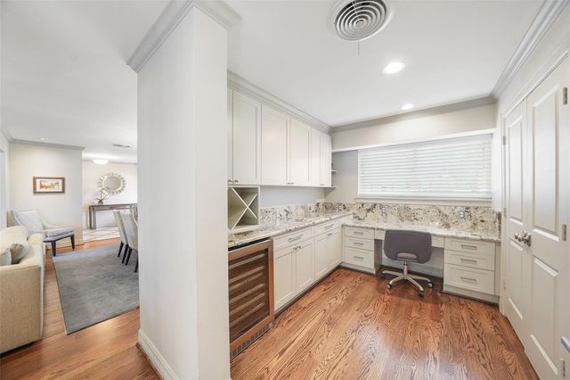 5058 Yarwell Drive, Houston, TX 77096