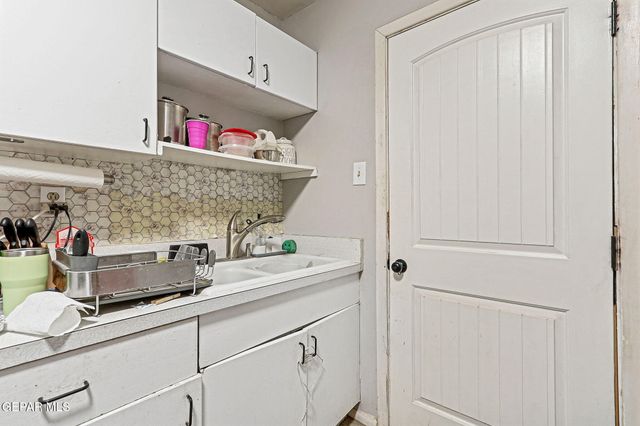 161 Barker Road, El Paso, TX 79915