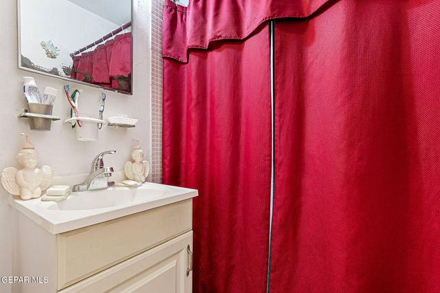 161 Barker Road, El Paso, TX 79915