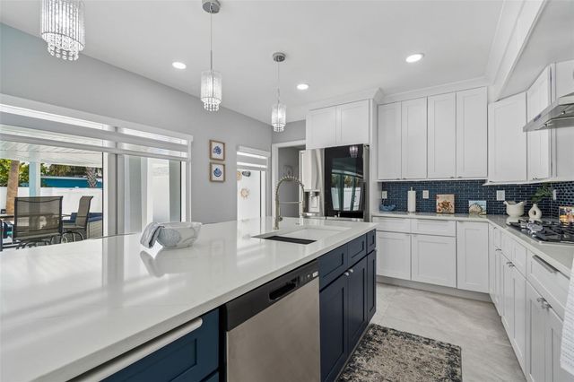 933 ELDORADO AVENUE, Clearwater Beach, FL 33767