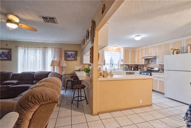 37617 27th East, Palmdale, CA 93550