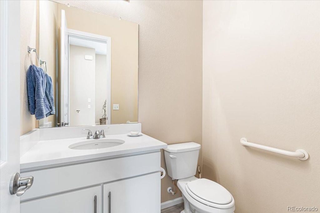 Image 15 of property listing at 1048 Brocade Drive, Highlands Ranch, CO 80126