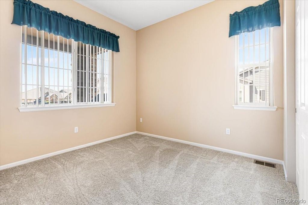 Image 20 of property listing at 1048 Brocade Drive, Highlands Ranch, CO 80126