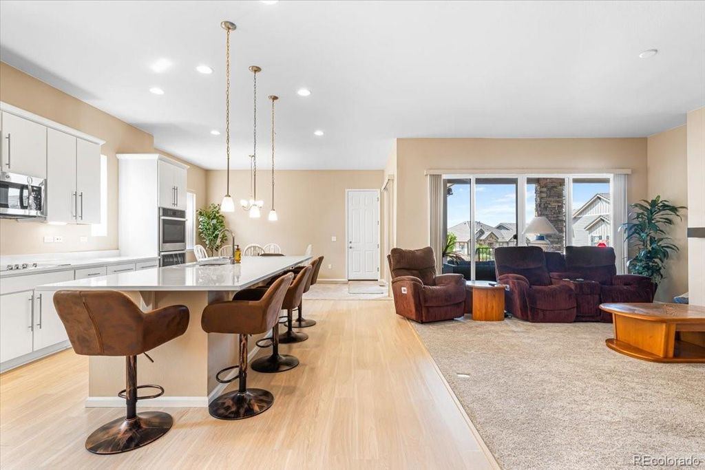 Image 6 of property listing at 1048 Brocade Drive, Highlands Ranch, CO 80126
