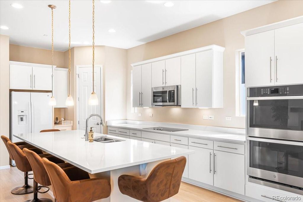 Image 10 of property listing at 1048 Brocade Drive, Highlands Ranch, CO 80126