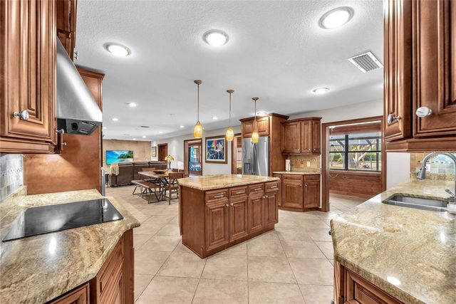 11209 DONNEYMOOR DRIVE, Riverview, FL 33569