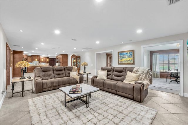 11209 DONNEYMOOR DRIVE, Riverview, FL 33569