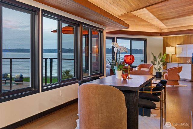 11213 Arroyo Beach Place SW, Seattle, WA 98146