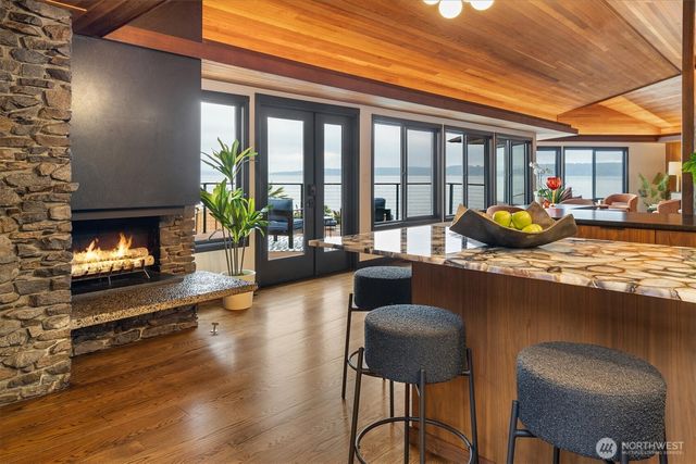 11213 Arroyo Beach Place SW, Seattle, WA 98146