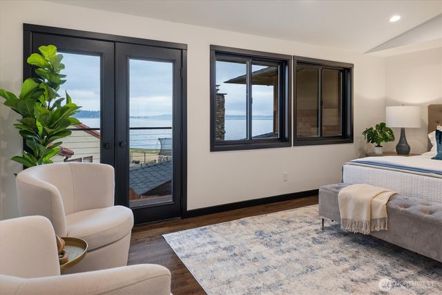 11213 Arroyo Beach Place SW, Seattle, WA 98146