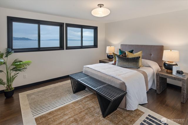 11213 Arroyo Beach Place SW, Seattle, WA 98146
