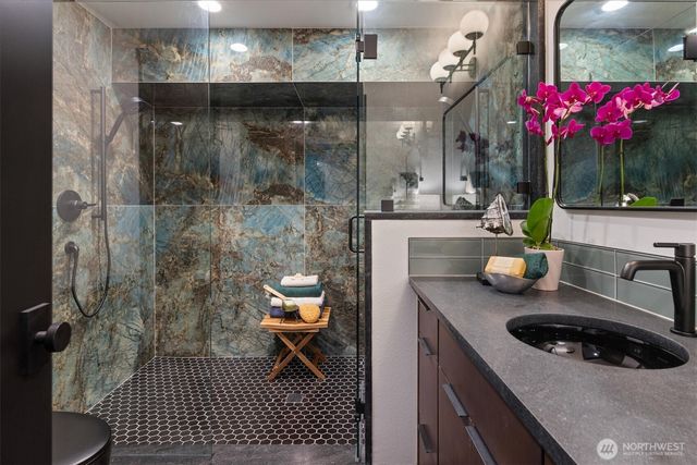 11213 Arroyo Beach Place SW, Seattle, WA 98146