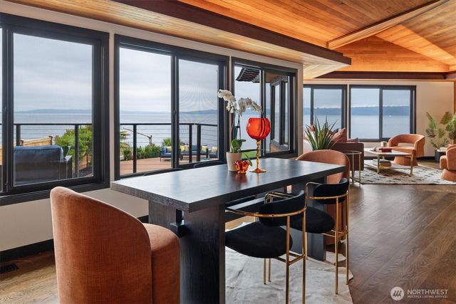 11213 Arroyo Beach Place SW, Seattle, WA 98146
