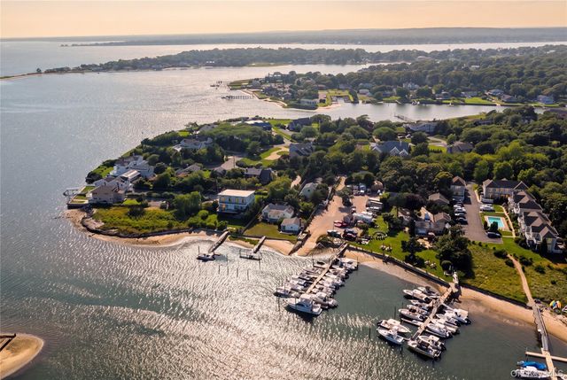 35 Gardners Lane, Hampton Bays, NY 11946