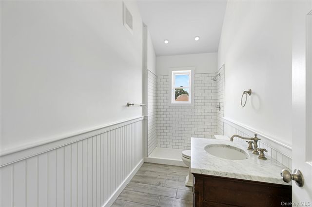 35 Gardners Lane, Hampton Bays, NY 11946