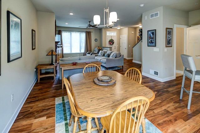 2537 New Town Drive, Sun Prairie, WI 53590