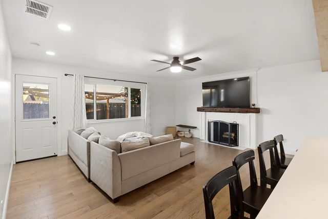 5208 Rambler Way, Sacramento, CA 95841