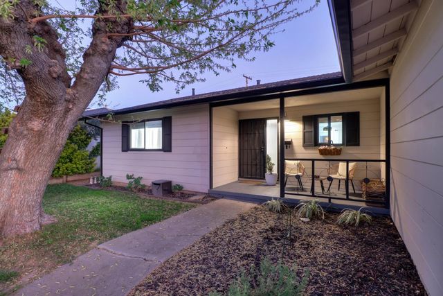 5208 Rambler Way, Sacramento, CA 95841