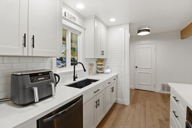 5208 Rambler Way, Sacramento, CA 95841