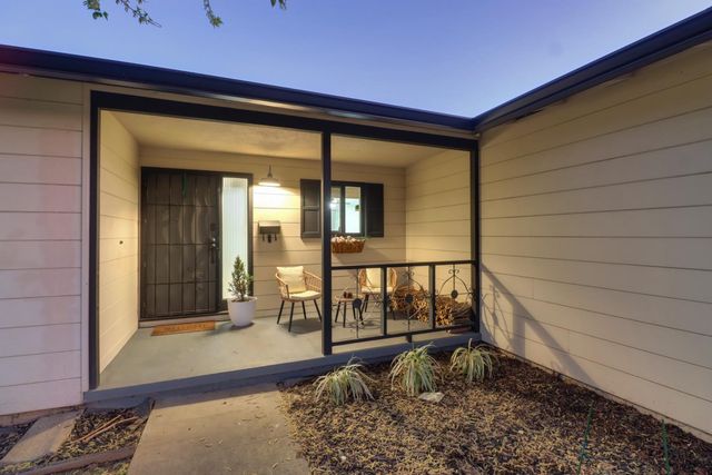 5208 Rambler Way, Sacramento, CA 95841