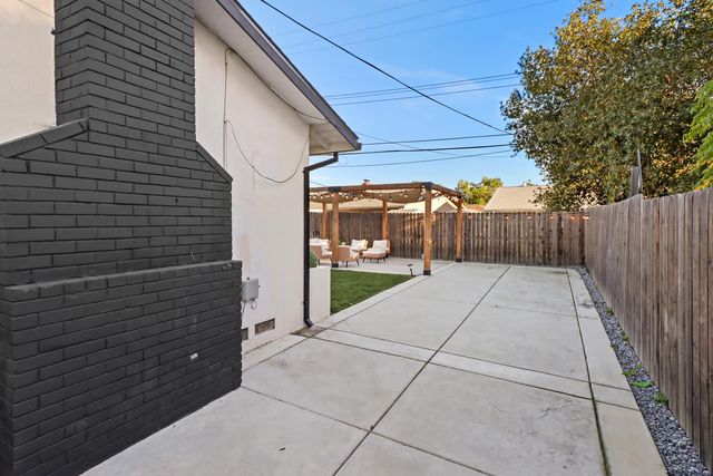 5208 Rambler Way, Sacramento, CA 95841
