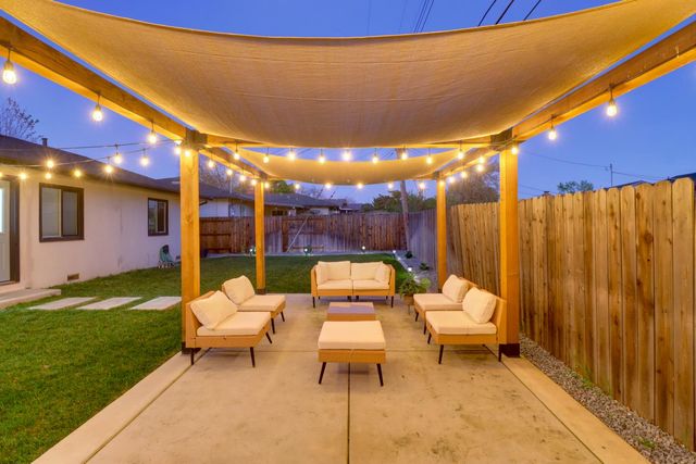 5208 Rambler Way, Sacramento, CA 95841