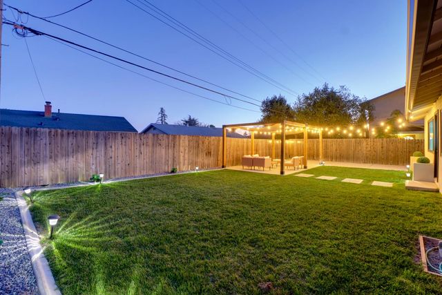 5208 Rambler Way, Sacramento, CA 95841