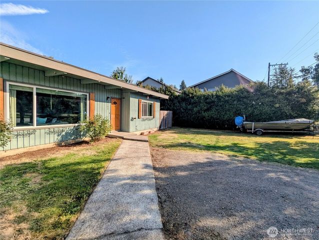 6103 Grove Street, Marysville, WA 98270