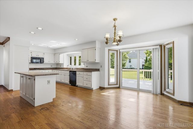 2318 River woods Drive, Naperville, IL 60565
