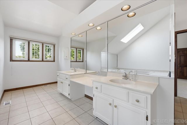 2318 River woods Drive, Naperville, IL 60565