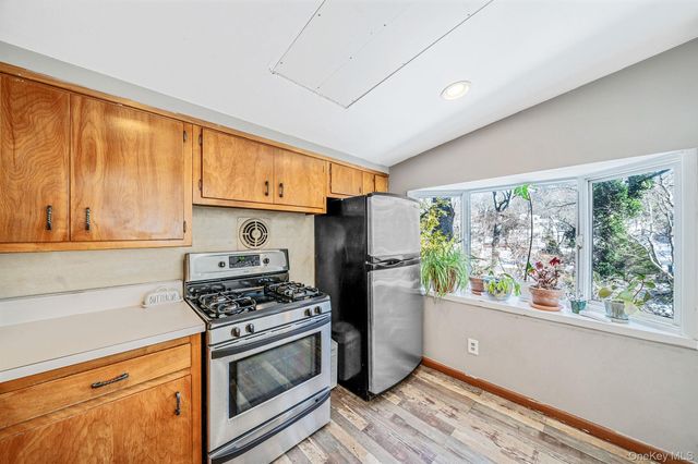 15 Ridge Lane, Miller Place, NY 11764