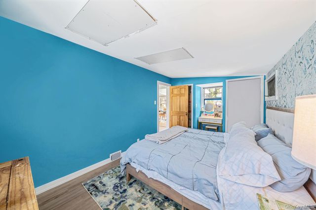 15 Ridge Lane, Miller Place, NY 11764