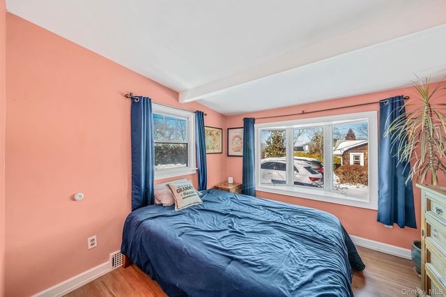 15 Ridge Lane, Miller Place, NY 11764