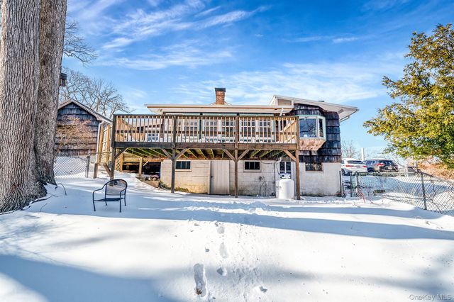 15 Ridge Lane, Miller Place, NY 11764