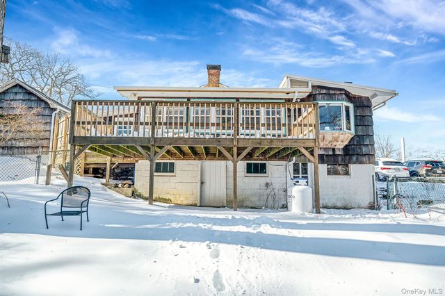 15 Ridge Lane, Miller Place, NY 11764