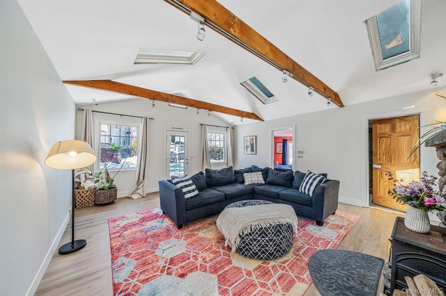 15 Ridge Lane, Miller Place, NY 11764