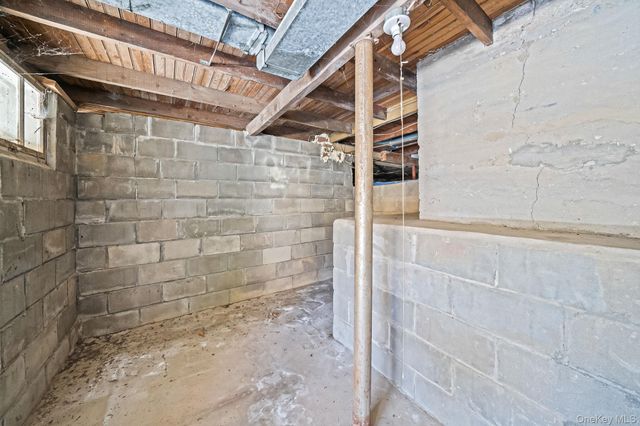 15 Ridge Lane, Miller Place, NY 11764