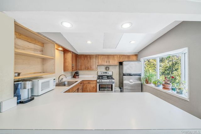 15 Ridge Lane, Miller Place, NY 11764