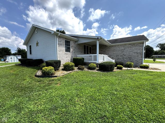 117 S Jackson Street, Medora, IN 47260