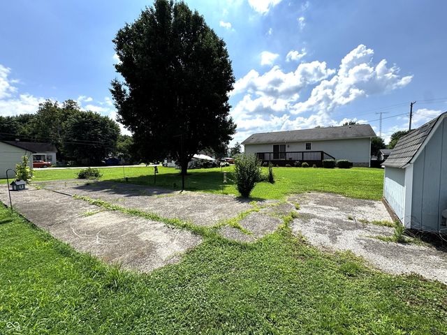 117 S Jackson Street, Medora, IN 47260