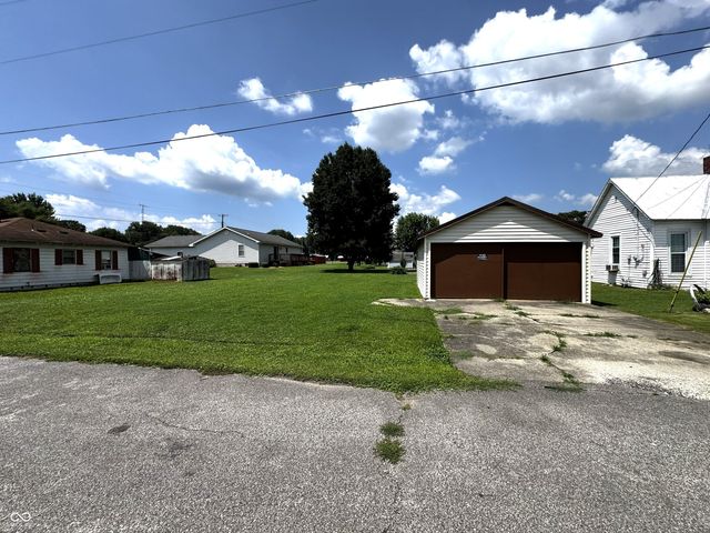 117 S Jackson Street, Medora, IN 47260
