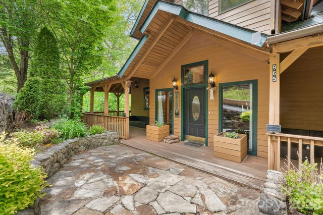 965 Winterstar Loop, Burnsville, NC 28714