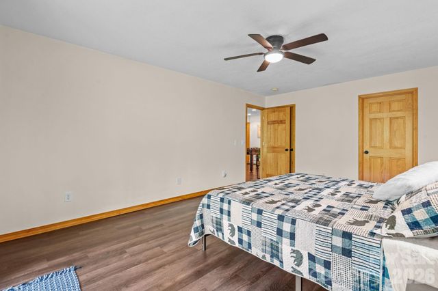 965 Winterstar Loop, Burnsville, NC 28714