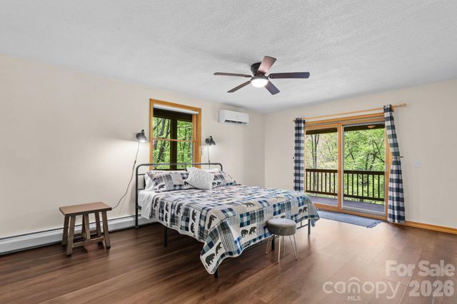 965 Winterstar Loop, Burnsville, NC 28714