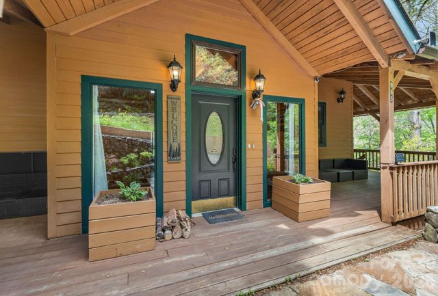 965 Winterstar Loop, Burnsville, NC 28714