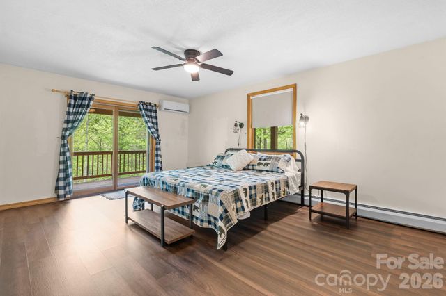 965 Winterstar Loop, Burnsville, NC 28714