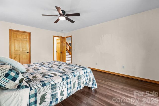 965 Winterstar Loop, Burnsville, NC 28714