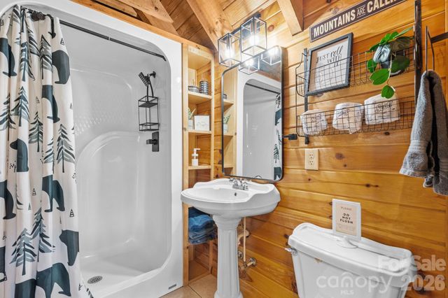 965 Winterstar Loop, Burnsville, NC 28714